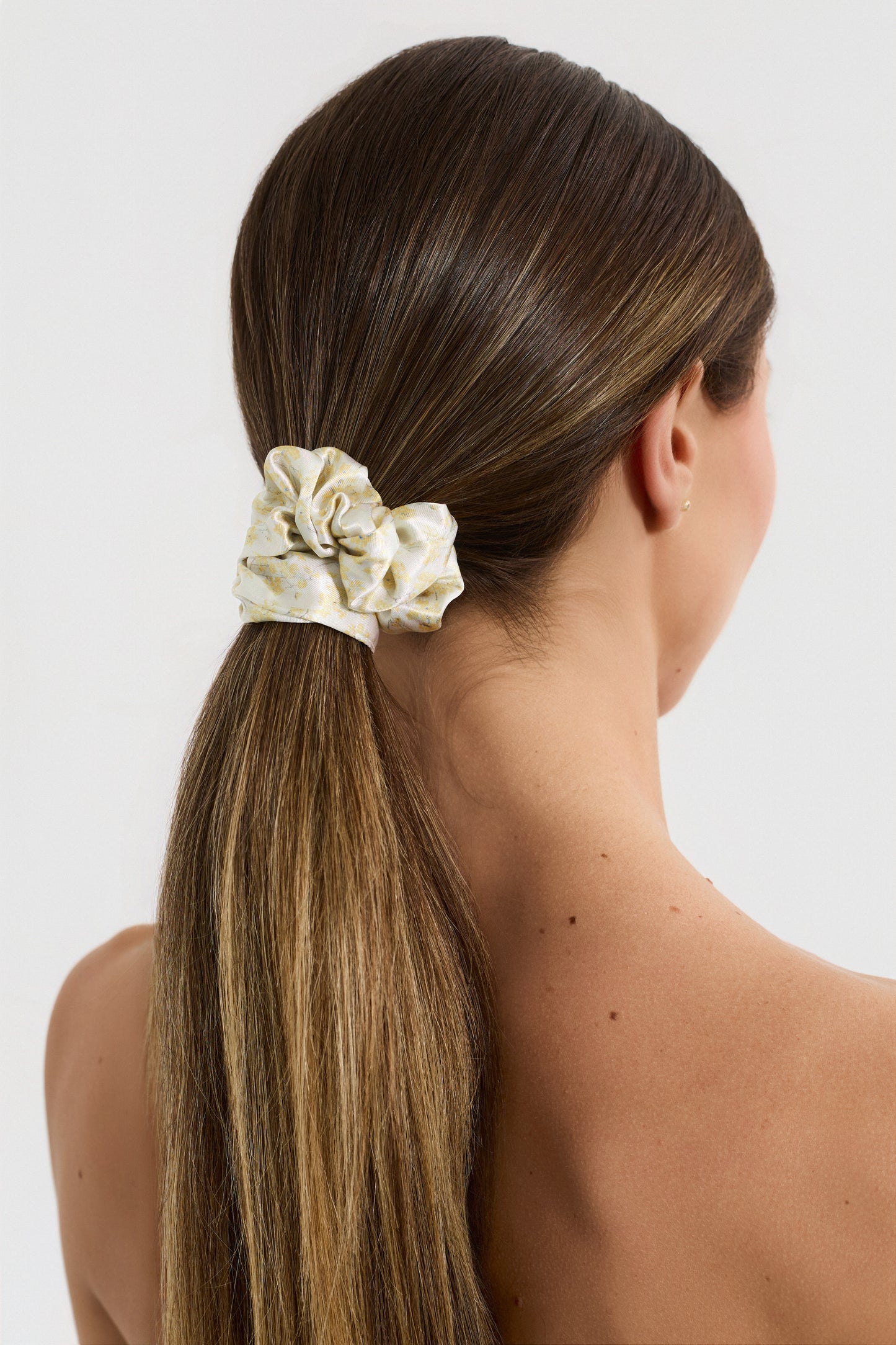 Lilium Scrunchie